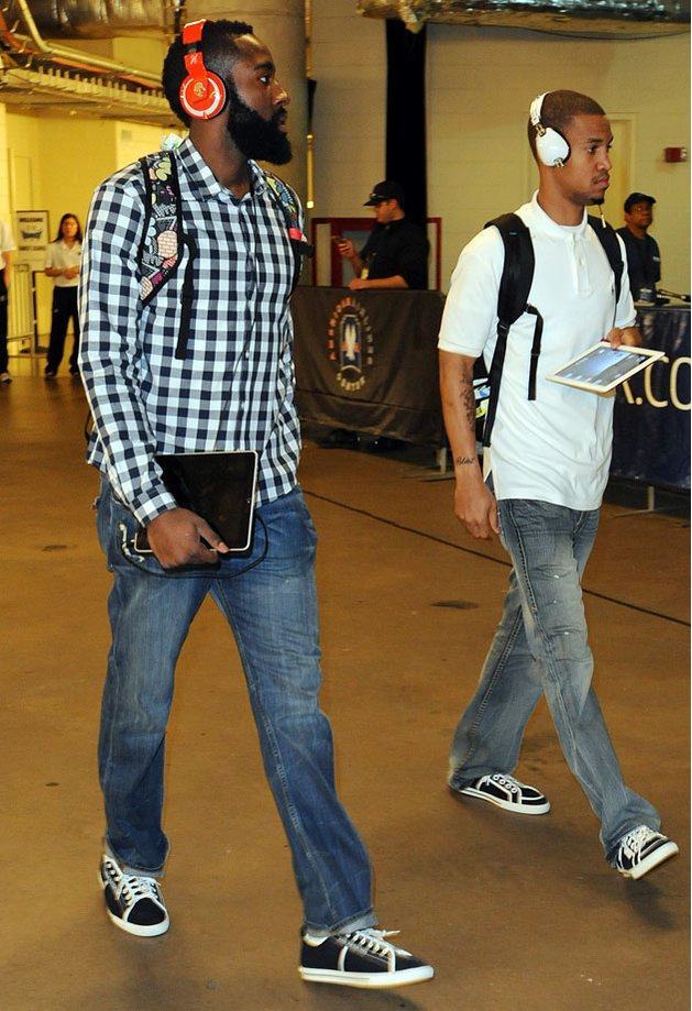 泽林斯基：下一轮踢利物浦必须好好表现，我们要争取进入前八（泽林斯基：战利物浦需全力发挥，力争跻身前八）